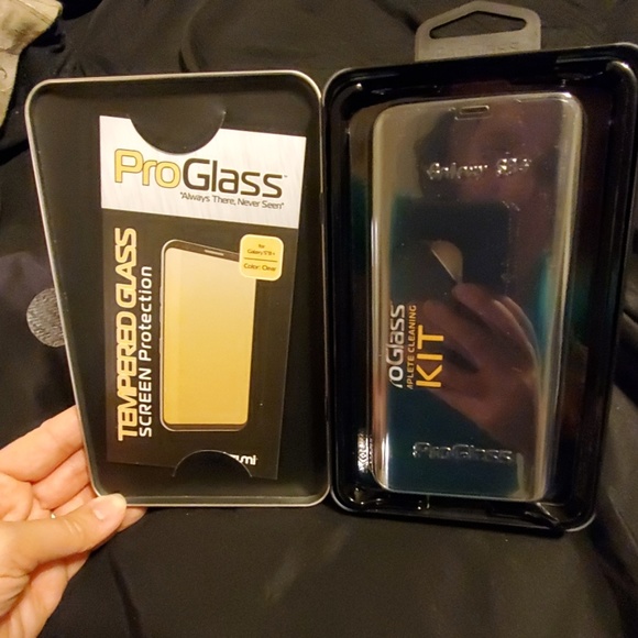 Screen Protector - Picture 2 of 3